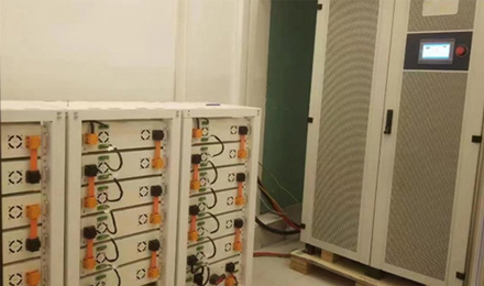 Commercial 100kw hybrid /off grid inverter with Module Lithium battery